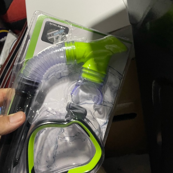 Diving Gear 2 Pc Set New 
In original pack - Picture 5 of 6